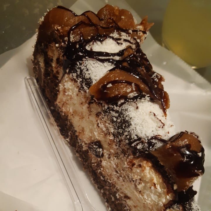 photo of Loving Hut Torta de coco shared by @alexiasnipe on  27 Jul 2021 - review
