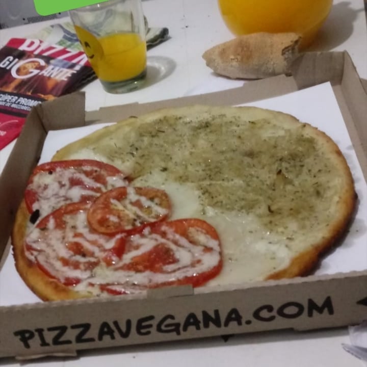photo of Pizza Vegana Mitad Della mamma mitad vegalitana shared by @yulir00 on  22 Feb 2021 - review