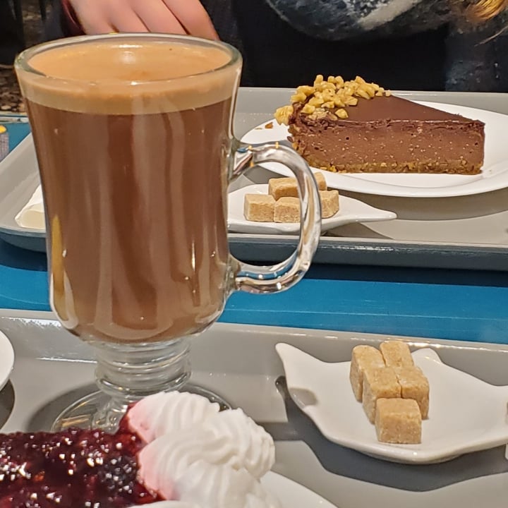 review photo of La Molienda 18 de Julio Torta De Chocolate Vegana shared by @teffi on 11 Nov 2021 - review
