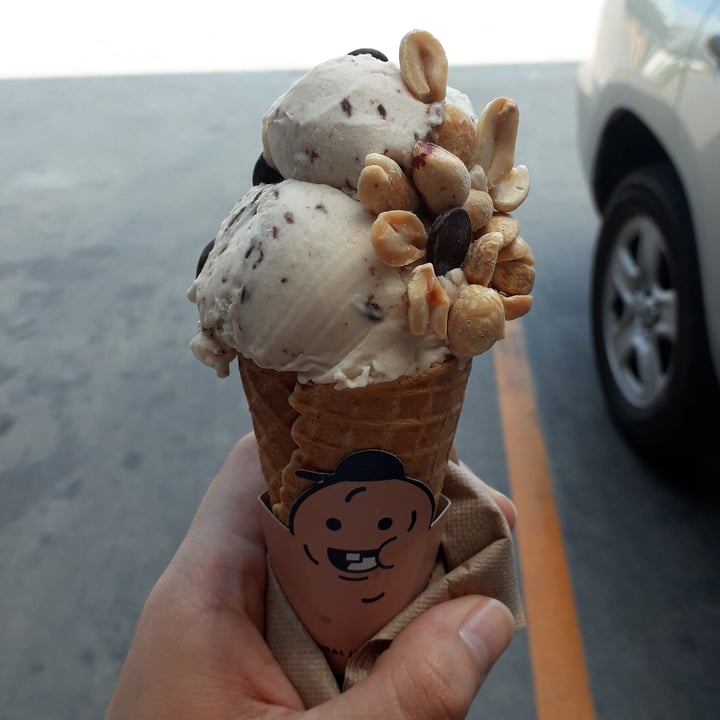 photo of BonMot Ice Cream Helado De Crema De Cacahuate shared by @erikaruiz97 on  08 Oct 2020 - review