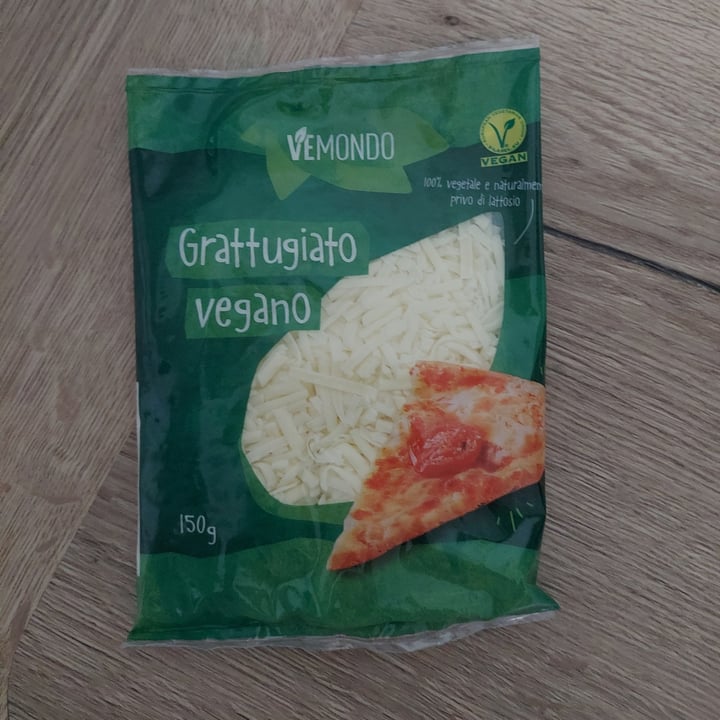 photo of Vemondo Grattugiato Vegano shared by @acsecnarf on  10 Dec 2021 - review