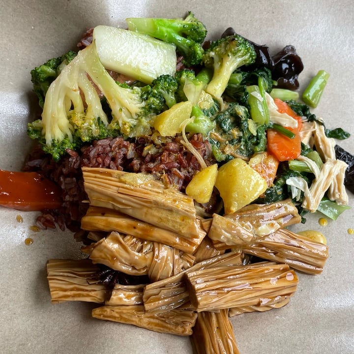 photo of Just Greens Vegetarian Mixed Veg Rice shared by @vishakha on  30 Dec 2021 - review
