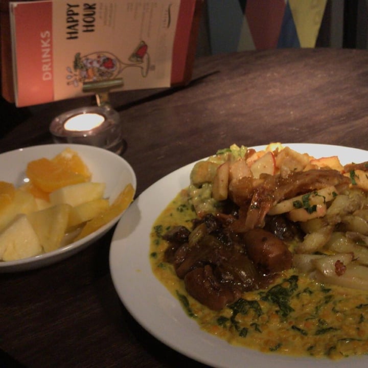 review photo of tibits Hot and cold vegan buffet shared by @evalourence on 06 May 2020 - review