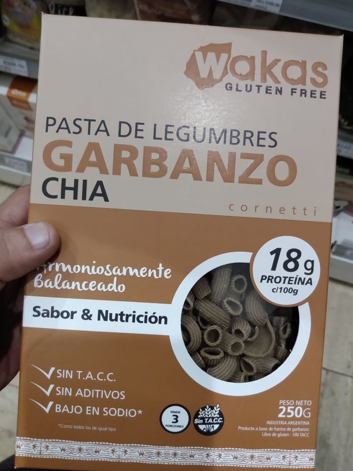 photo of Wakas Pasta de Legumbres Garbanzo y Chía shared by @vegandraven on  08 Mar 2020 - review