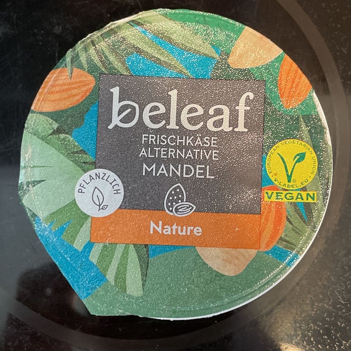 photo of beleaf Almond cheese shared by @mathildegilhet on  20 Apr 2022 - review