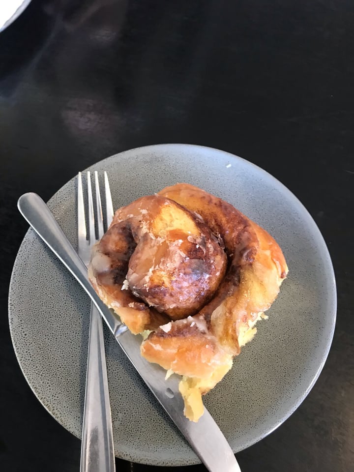 photo of Mister Nice Guy's Bakeshop Cinammon scroll shared by @tenayagray on  02 Oct 2019 - review