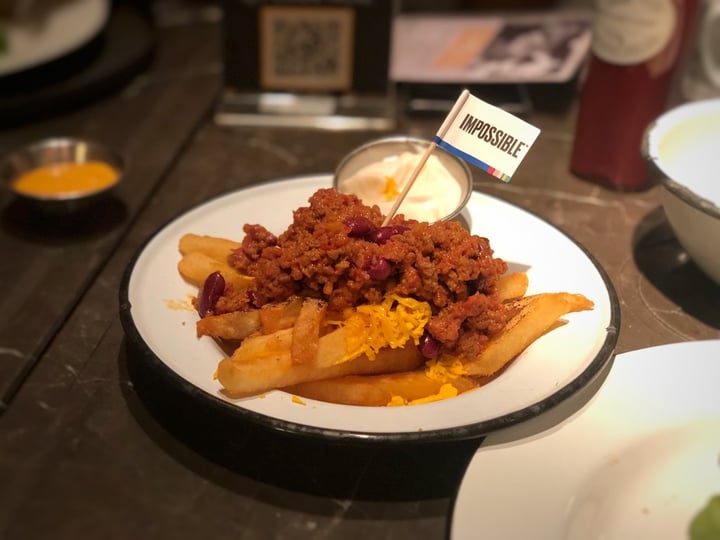 review photo of Beef & Liberty, Lan Kwai Fong The Impossible™ Chilli Cheese Fries shared by @kandiceli on 06 Mar 2020 - review