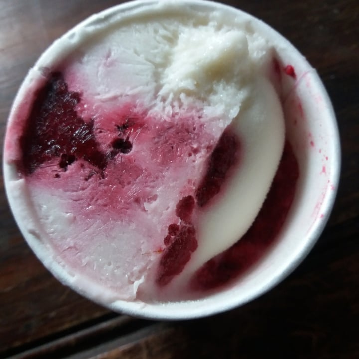review photo of Haulani Helado de Chocolate Blanco y Frambuesas shared by @seamosuvoz on 15 Oct 2022 - review