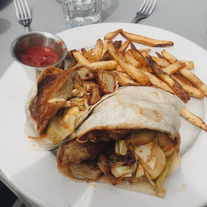 photo of City O' City Bbq Mac Seitan Wrap shared by @melissamccaddon on  03 Dec 2020 - review