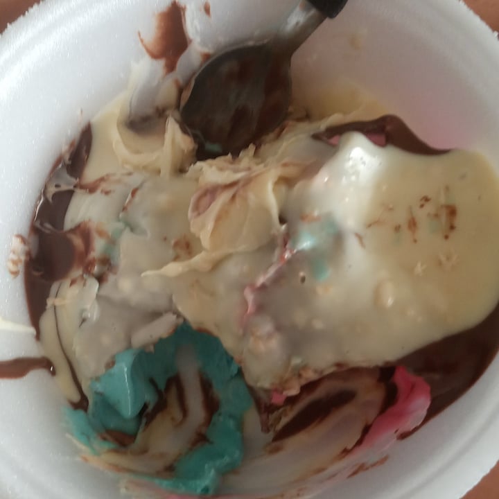 review photo of The Ice Cream & Cookie Co Dairy-Free Avocado Smoothie shared by @kauaveganinho on 20 Dec 2021 - review
