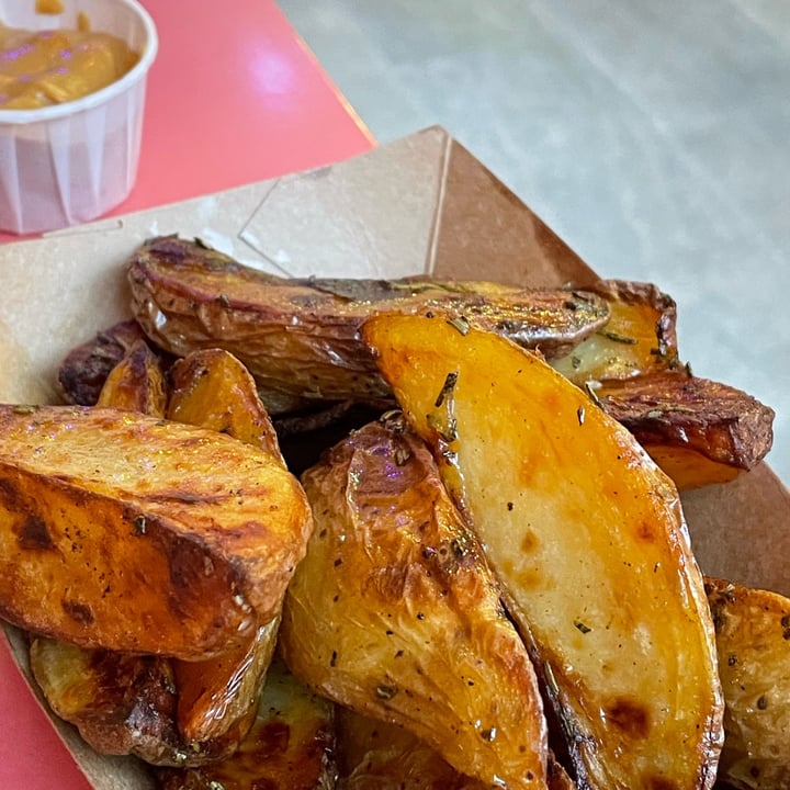 review photo of Zucchero a Velò Patate arrosto shared by @busygam3r on 29 May 2022 - review