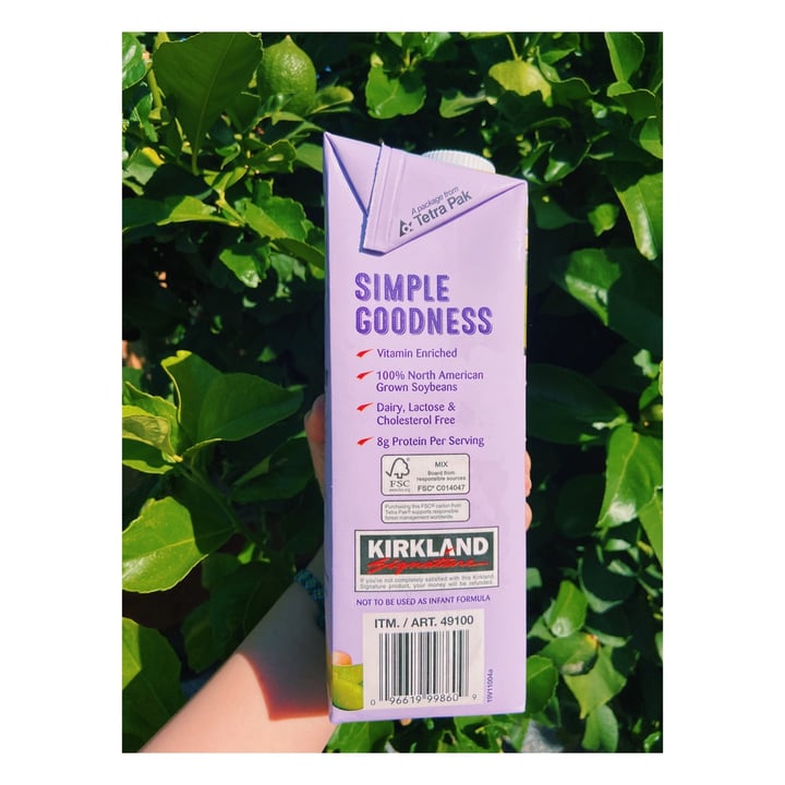 review photo of Kirkland Signature Organic soy non-dairy beverage shared by @groovyjunebug on 02 Aug 2021 - review
