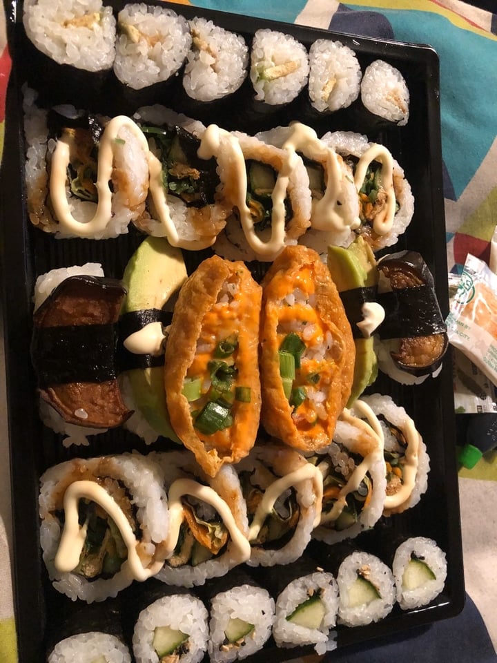 photo of YO! Sushi Vegan Sushi Platter shared by @joanner1999 on  10 Jan 2020 - review