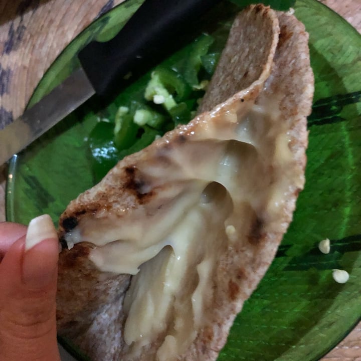 review photo of Leaf Queso manchego shared by @beckiesveggies on 27 Dec 2021 - review