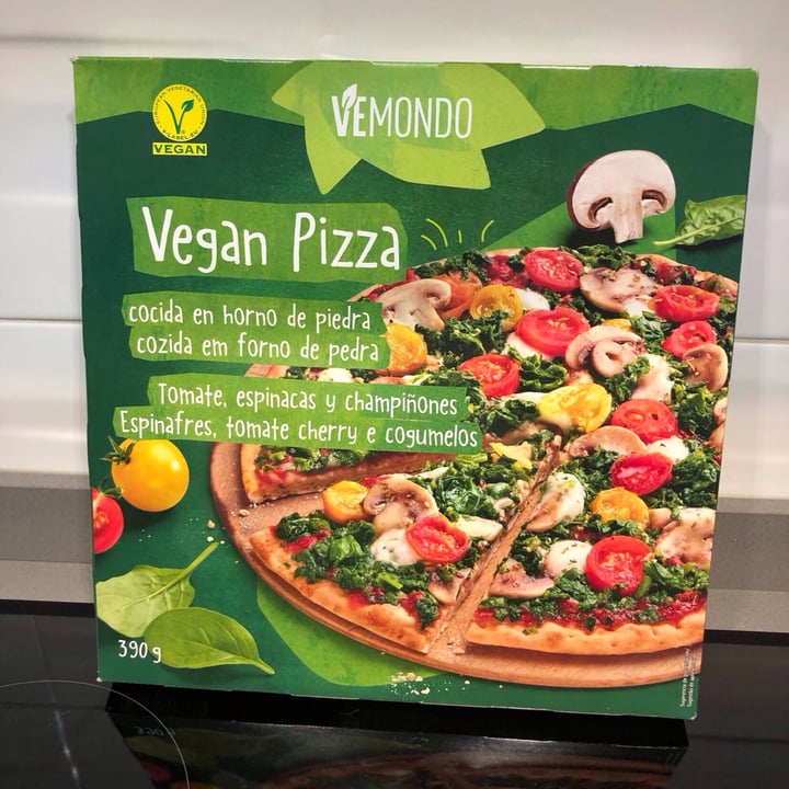 photo of Vemondo Vegan Pizza Tomate, Espinaca y Champiñones shared by @loula on  12 Oct 2021 - review