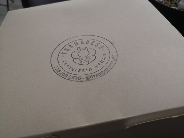 photo of Frambuesa Vegan Chocolate Mini Donas shared by @chandaquir on  09 Nov 2019 - review