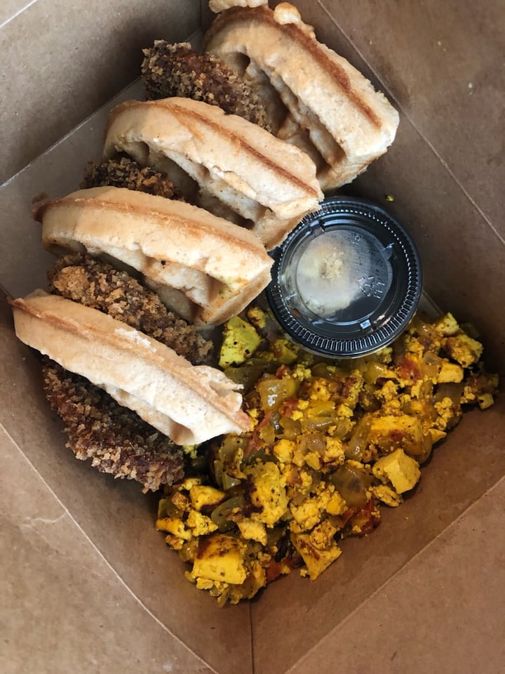 review photo of Vida Vegan Co Fried Chick’n & Waffles (+ side of Scrambled Tofu) shared by @atsang on 15 Sep 2019 - review