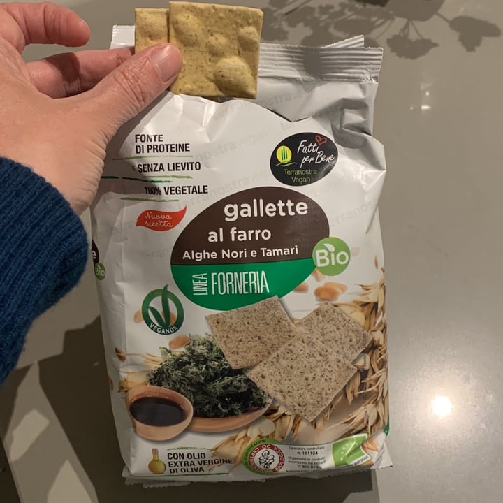 photo of Fatti per bene terranostra vegan Gallette di farro Alga Nori e Tamari shared by @elsamaxwell on  13 Apr 2022 - review