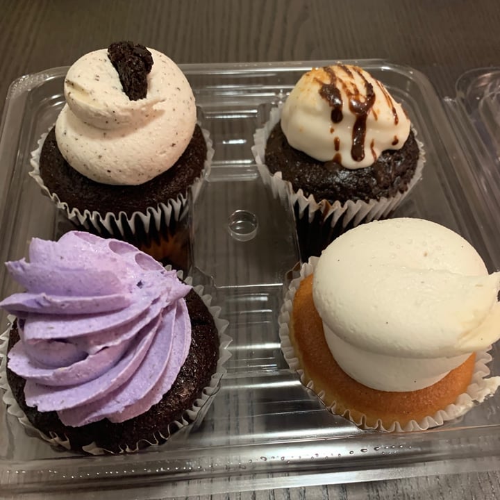 photo of Sweets from the Earth Sweets From The Earth Vegan Cupcakes shared by @xtinababs on  23 Oct 2020 - review