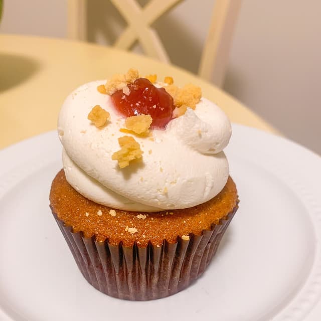 菜肴“Strawberry Shortcake Cupcake”的照片