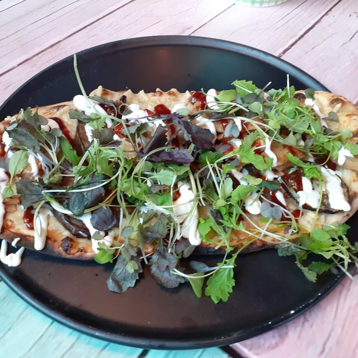 photo of Junk y Vegan Chickles plants flatbread shared by @sisuboi on  16 Jun 2021 - review