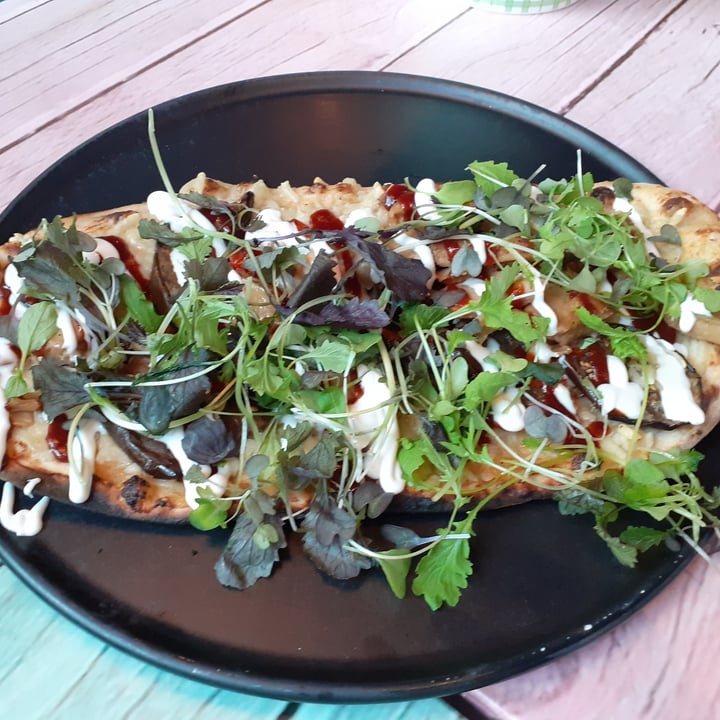review photo of Junk y Vegan Chickles plants flatbread shared by @sisuboi on 16 Jun 2021 - review