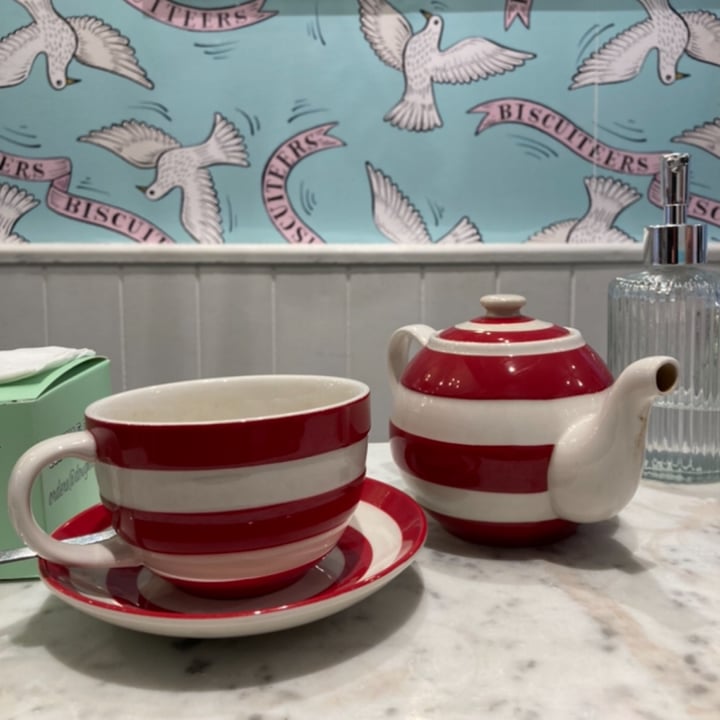 photo of Biscuiteers Notting Hill Tea shared by @alxjandra on  25 Apr 2022 - review
