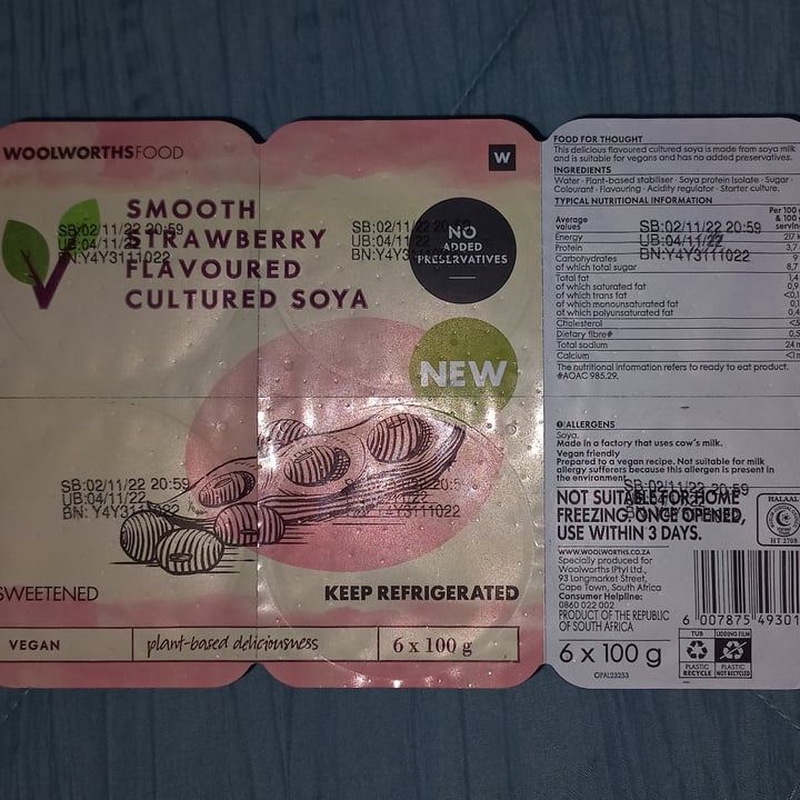 photo of Woolworths Smooth strawberry flavoured caltured soya shared by @ustrauss on  20 Nov 2022 - review