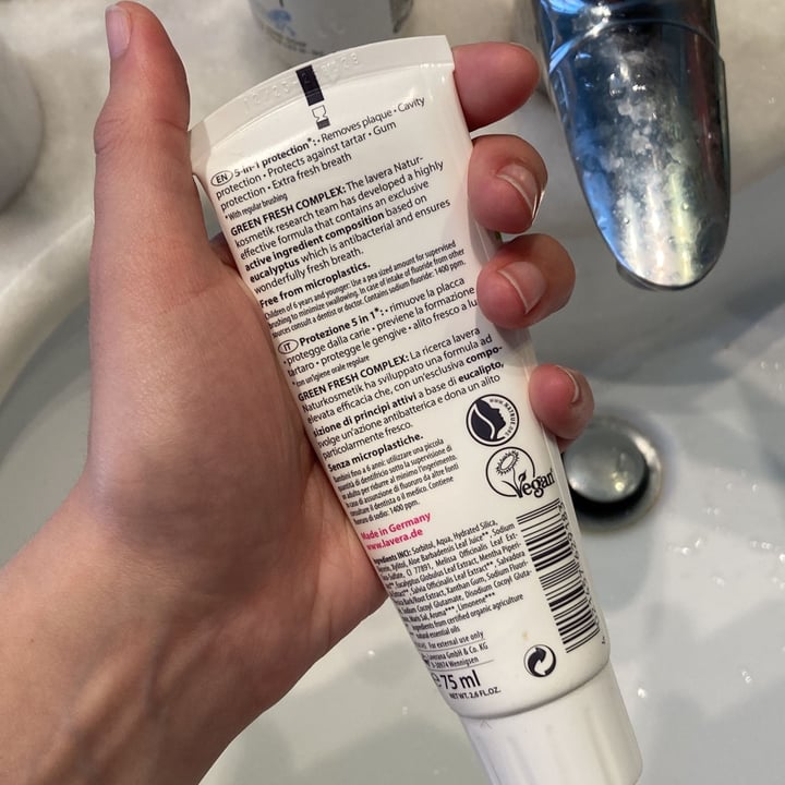 review photo of Lavera Naturkosmetik Dentifricio Complete Care Green Fresh Complex shared by @giuliabalestrino on 15 Apr 2022 - review