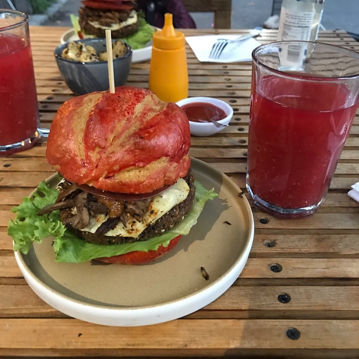 review photo of Veguísima Hamburguesa de lenteja, avena y setas shared by @laurafonck on 05 Sep 2021 - review