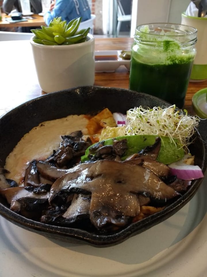 photo of Verde bendito Chilaquiles shared by @jadesucot on  07 Mar 2020 - review