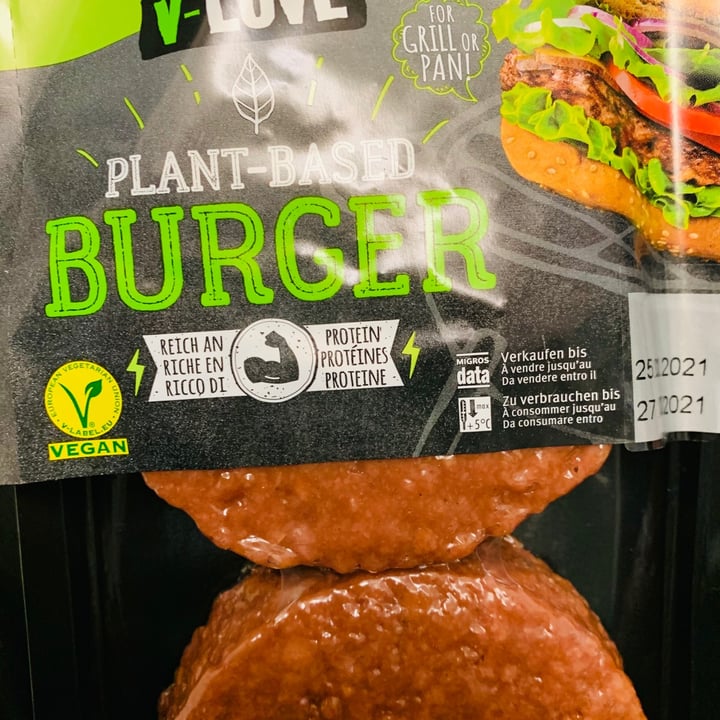 photo of Migros V-Love Plant-based Burger shared by @findloory on  26 Jan 2021 - review