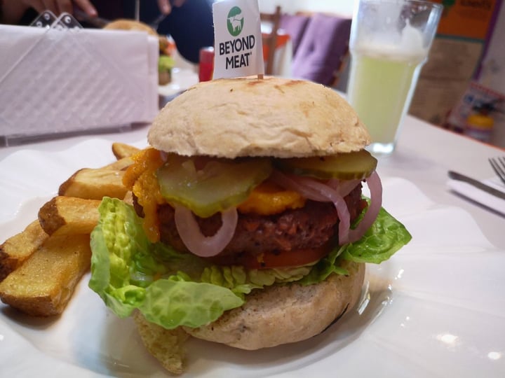 photo of Caballete & Berenjena Vegan Food Hamburguesa Beyond Meat shared by @chandaquir on  12 Nov 2019 - review