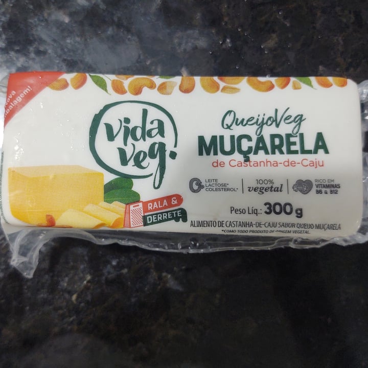 review photo of Vida Veg queijo Mussarela De Castanha De Caju shared by @vanessakaniak on 22 Jul 2022 - review