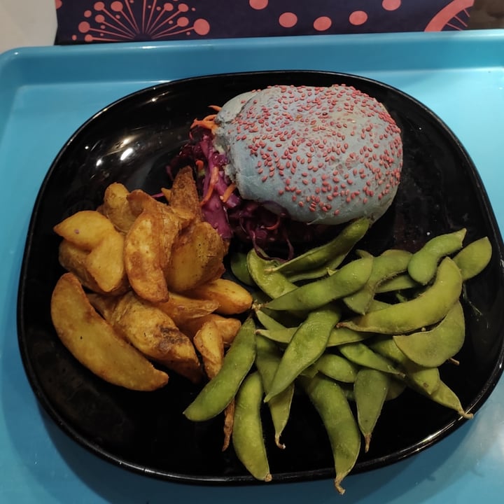 photo of Flower Burger I puffi Burger shared by @pitutryveg on  23 Mar 2022 - review