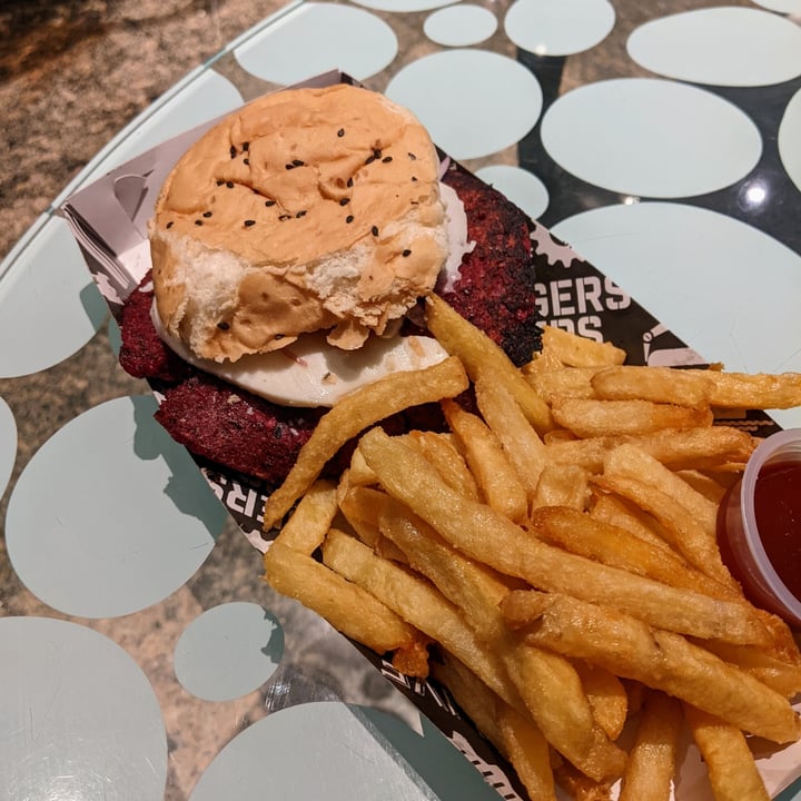 photo of Burgerbeer Hamburguesa vegana clásica shared by @cardolina on  20 Oct 2022 - review