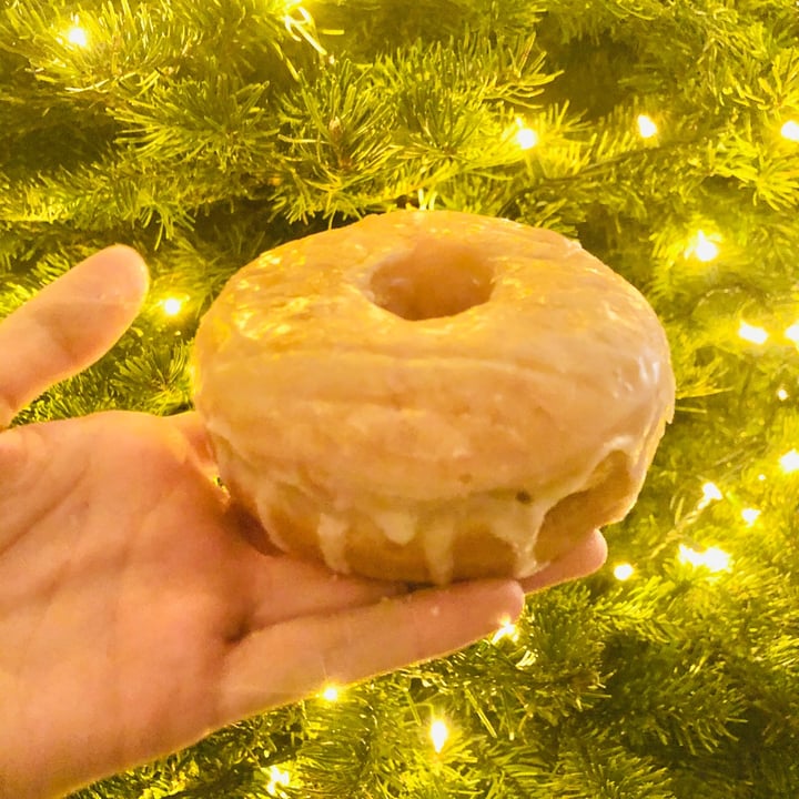 photo of Good Town Doughnuts Glazed shared by @meredithsveganlife on  11 Dec 2020 - review