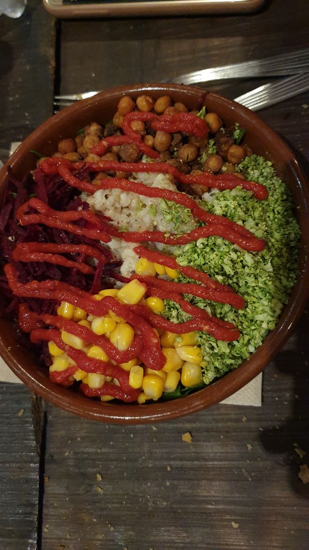 photo of Estilo Veggie Bowl rompe coco shared by @evelyn2292 on  06 Aug 2019 - review