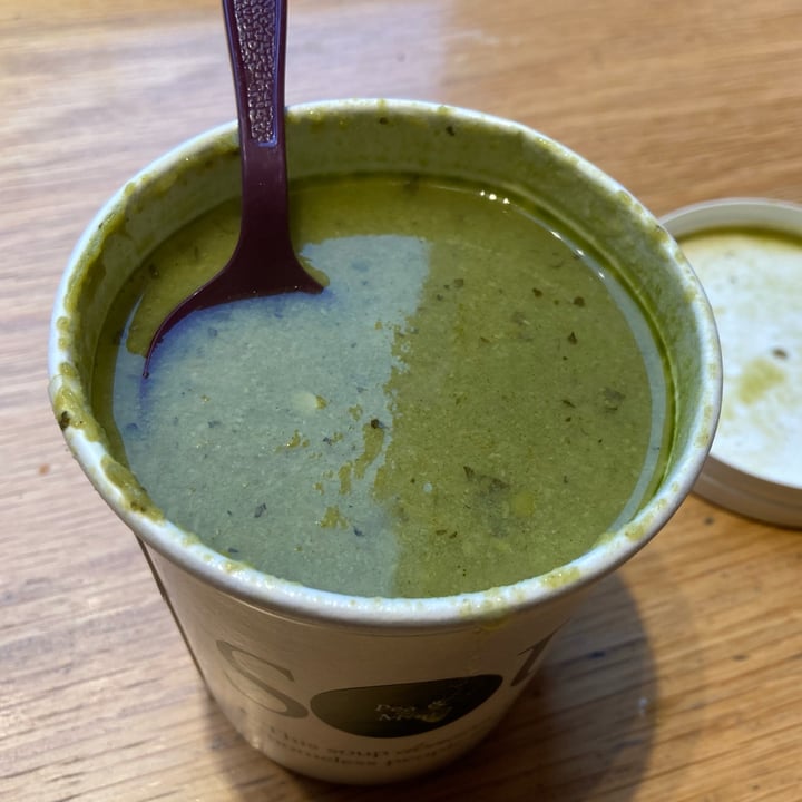 review photo of Pret A Manger Pea & Mint soup shared by @simonescampoli on 08 Nov 2021 - review