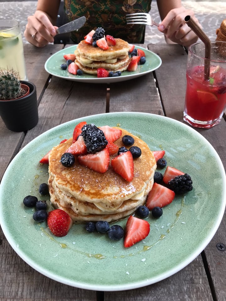 photo of LEO Pancakes Fruit Circle shared by @bloemloete on  11 Aug 2019 - review