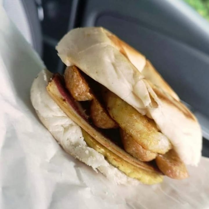 photo of Planet Dyas Sausage and Tofegg Barm shared by @mipsy on  27 Sep 2021 - review