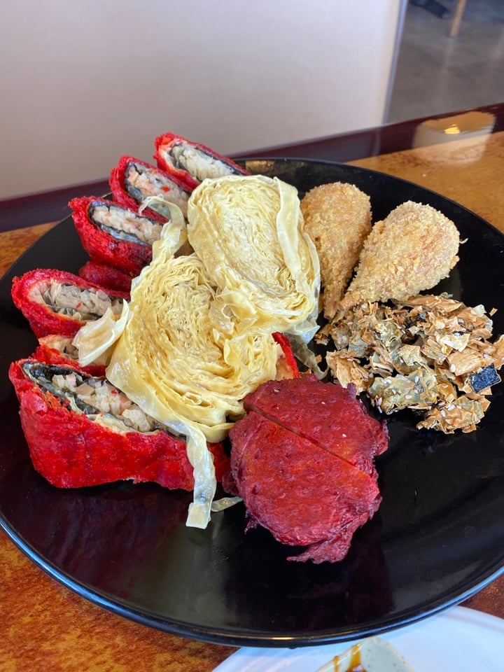 photo of Veggie Heaven Mixed Chinese Hors D’oeuvres shared by @jessnickel on  01 Mar 2020 - review