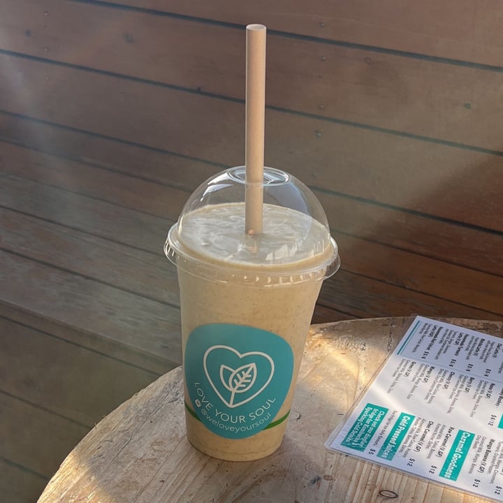 photo of Love Your Soul Mango Banana smoothie shared by @veganadam on  01 Jun 2022 - review