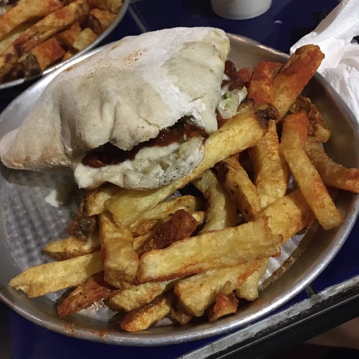 photo of Benaim Sandwich De Falafel shared by @outofstep on  01 Mar 2021 - review
