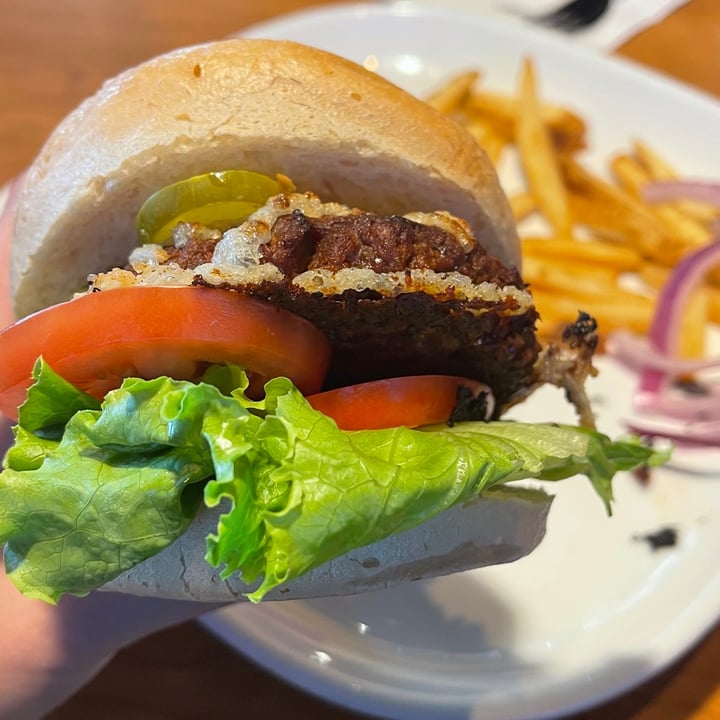 photo of Boston Pizza BP’s Perfectly Plant Based Burger shared by @misserin on  20 Aug 2021 - review