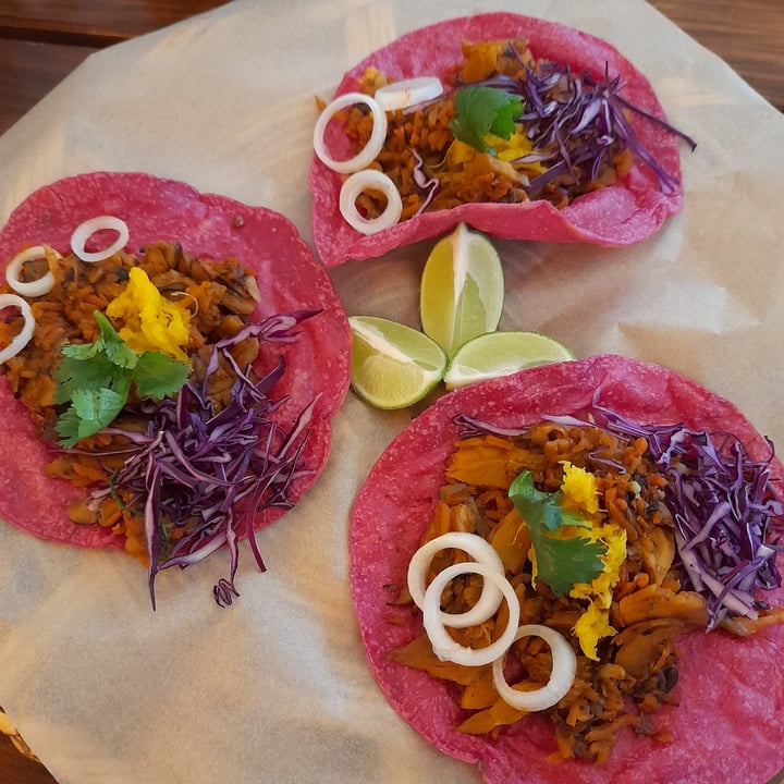 photo of La Pitahaya Vegana Tacos De Pastor shared by @omar0505 on  13 Apr 2021 - review