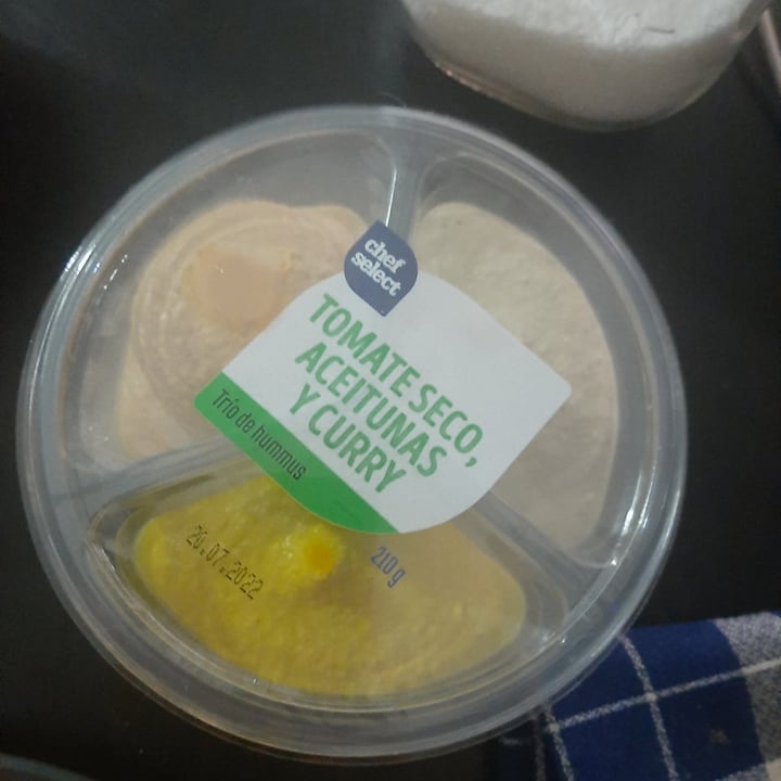 review photo of Chef Select Hummus de tomate seco, aceitunas y curry shared by @lynnvgn on 22 Jul 2022 - review