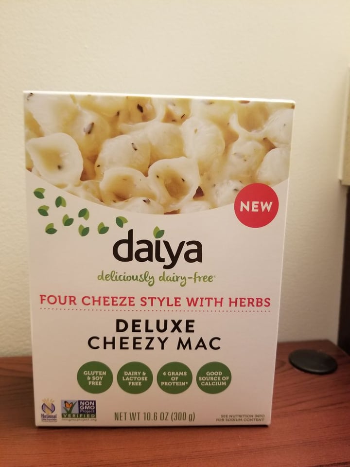 photo of Daiya Four Cheeze Stlye with Herbs Deluxe Cheezy Mac shared by @elliehart on  22 Aug 2019 - review
