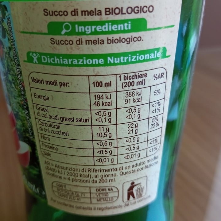 photo of Carrefour Bio Succo di mela shared by @al3ssandra on  05 Jun 2022 - review