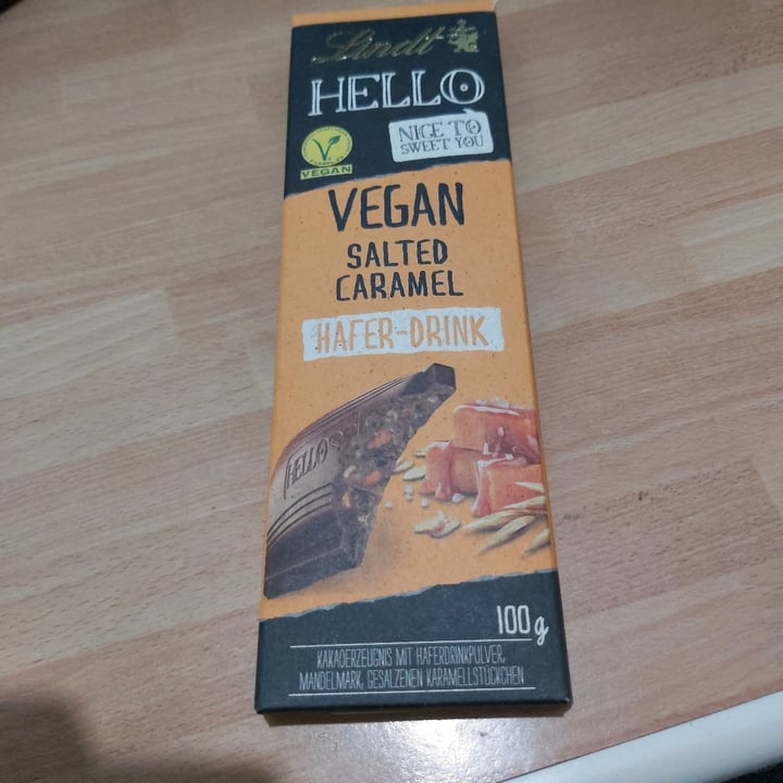 review photo of Lindt Hello Vegan Salted Caramel shared by @paolav92 on 20 Nov 2022 - review
